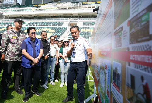 Cek Stadion GBT Surabaya Venue Piala Dunia U-17, Ketum PSSI : FIFA Kasih 2 Jempol untuk Kualitas dan Infrastruktur Lapangan