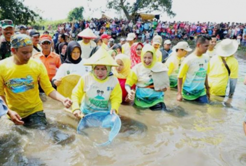 Festival Desa Wisata Cikolelet Akan Hadirkan Tradisi Tangkap Ikan 'Ngagurah Dano'