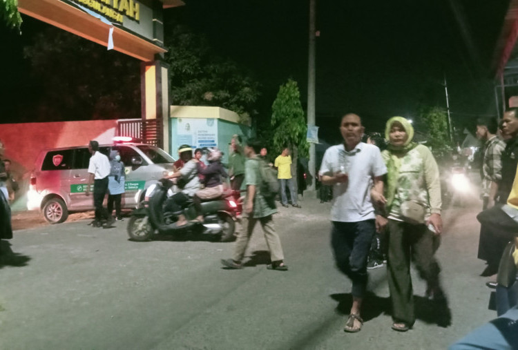 Keracunan MBG di Ponpes Manbaul Hikam Sidoarjo, Wali Santri Panik Berhamburan ke Rumah Sakit