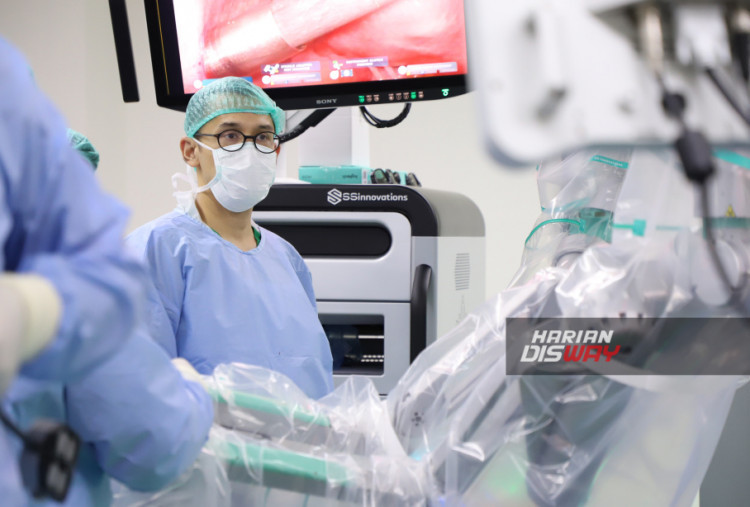 Presiden Direktur BMHS Agus Heru Darjono menambahkan, skybridge menjadi bagian dari peta jalan pertumbuhan perusahaan untuk menghubungkan berbagai layanan unggulan, mulai dari pusat neonatal hingga bedah robotik. Dengan terhubungnya RSIA dan RSU Bunda Jakarta, akses pasien terhadap layanan spesialis dapat berlangsung lebih cepat, aman, dan efisien dalam satu ekosistem layanan kesehatan yang terintegrasi.