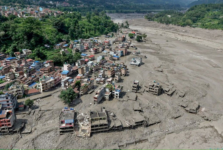 Banjir Nepal-Tibet Tewaskan 165 Orang, Kemlu Pastikan WNI Belum Ada yang Terdampak