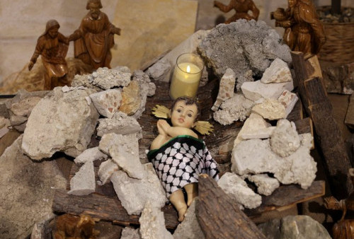 Simbolis Bayi Yesus dalam Reruntuhan Bangunan, Perayaan Natal Gereja Lutheran di Betlehem
