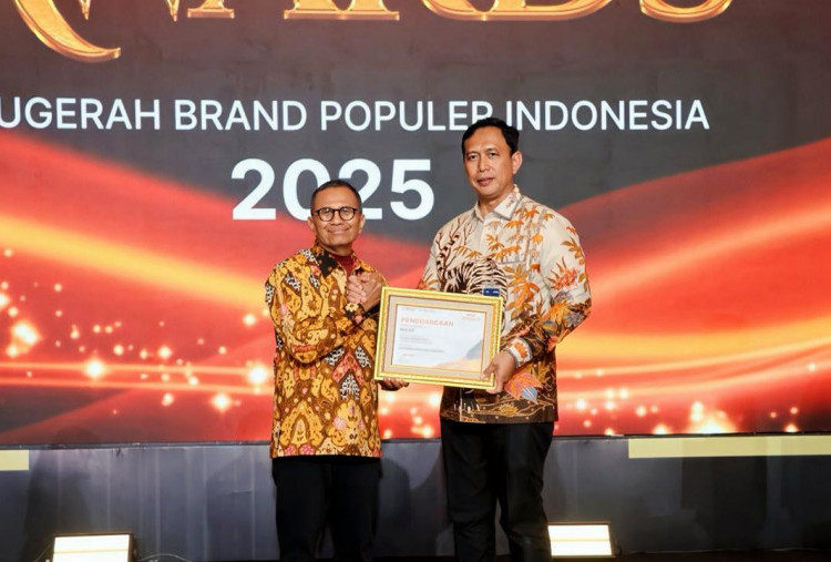 Perum BULOG Raih Penghargaan Disway Awards 2025, Anugerah Brand Populer Indonesia Kategori Agroindustri dan Maritim