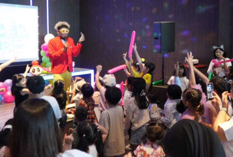 Tanpa Riasan Tebal, Badut Masa Kini Hidupkan Toddler Rave Party dengan Atraksi Sulap 