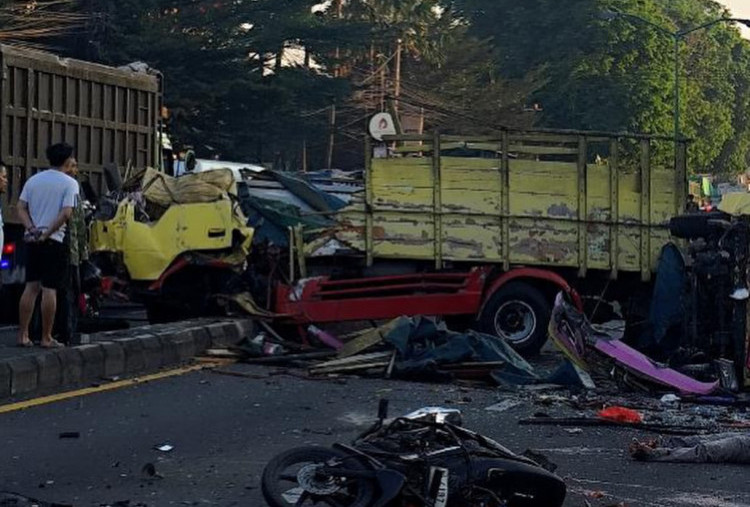 Dua Kecelakaan Maut Truk Rem Blong di Jalan Raya Gempol-Surabaya Terjadi Bersaman