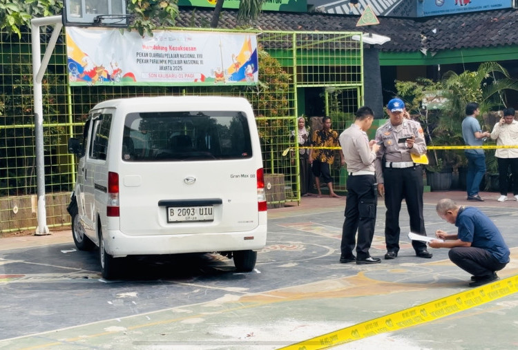 Sosok Sopir Mobil Van Putih Tabrak Siswa SDN 01 Kalibaru Cilincing di Lapangan, Korban Capai 19 Siswa dan 1 Guru