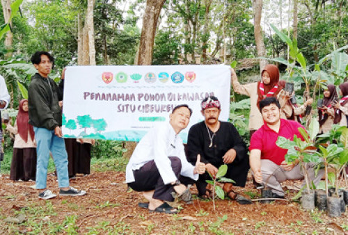 Antispasi Kekeringan, Siswa Madrasah Aliyah As-Sa’adah Tanam 200 Pohon di Situ Cibeureum