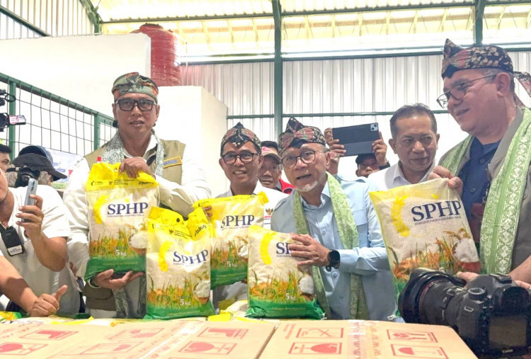 BULOG Dukung Penuh Operasionalisasi Koperasi Desa/Kelurahan Merah Putih (KDKMP) Serentak Hari Ini