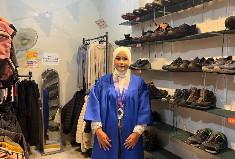 Modal Awal Paylater, Vivi Ambarwati Lulusan Akuntansi Unitomo Kini Punya Store dan 4 Karyawan 