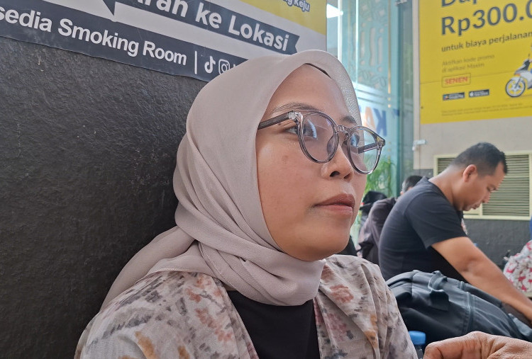 Curhat Penumpang Stasiun Pasar Senen Lelah Menanti Akibat Tertunda ke Semarang Imbas Kecelakaan