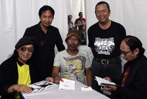 Victor Nasution & The Gembell's, Pelopor Musik Kota Pahlawan (4): Dipanggil IDI Gara-Gara Hey Dokter