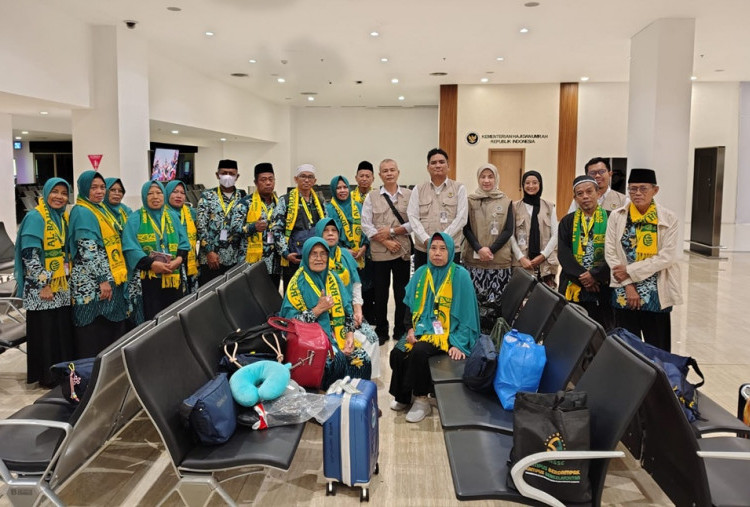 Penerbangan Umrah Terdampak Abu Vulkanik, Kemenhaj Minta Jemaah Tetap Tenang dan Pastikan Perlindungan Jemaah