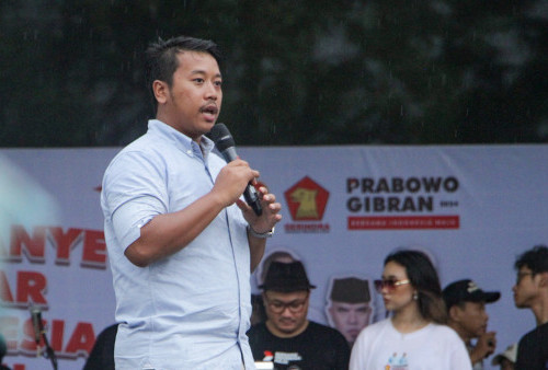 Kolaborasi Caleg DPRD Surabaya Alif Iman Waluyo dan Ahmad Dhani, Curi Perhatian Emak-Emak