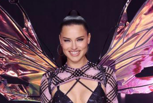 Pesona Tak Luntur, Adriana Lima Tampil di Victoria’s Secret Fashion Show 2024