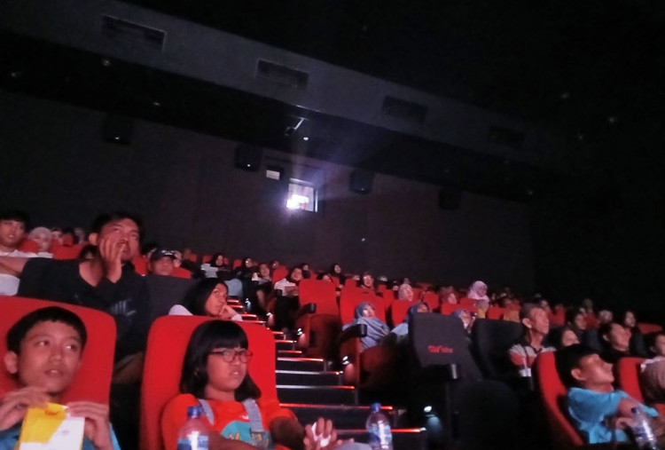 Nonton Bareng Film Na Willa Bersama Teman Tuli dan Teman Dengar Surabaya: Gayeng saat Lagu Sikilku Iso Muni