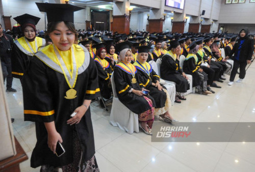 Wisuda Luring di UWKS