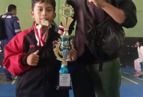 Siswa SDIT Al Malik, Juara 1 Karate KOSN tingkat Kota Prabumulih