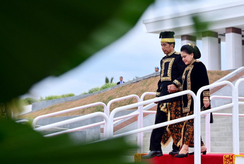 Jokowi-Iriana Berpamitan ke Para Pegawai Istana