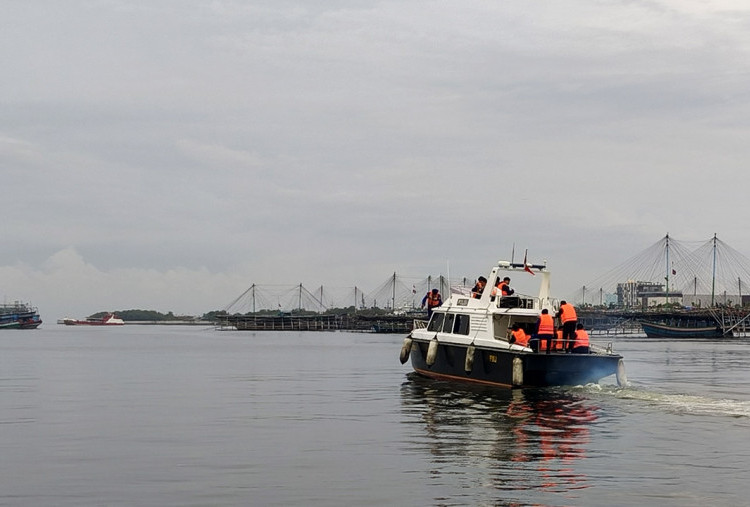 Polda Metro Jaya Lakukan Pembongkaran Pagar Laut di Wilayah Teluk Jakarta