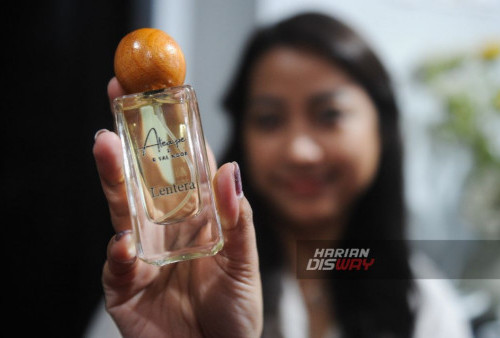 Dengan antusiasme yang tinggi dari para peserta, workshop meracik parfum di Surabaya sukses menyajikan pengalaman belajar yang inspiratif dan memperkuat semangat kolaborasi dalam mengembangkan industri parfum di Indonesia. (Julian Romadhon/Harian Disway)