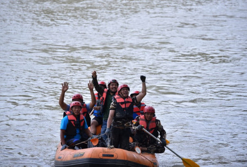 PTBA Gandeng Tripika Gelar Aksi Bersih Sampah Sungai Enim