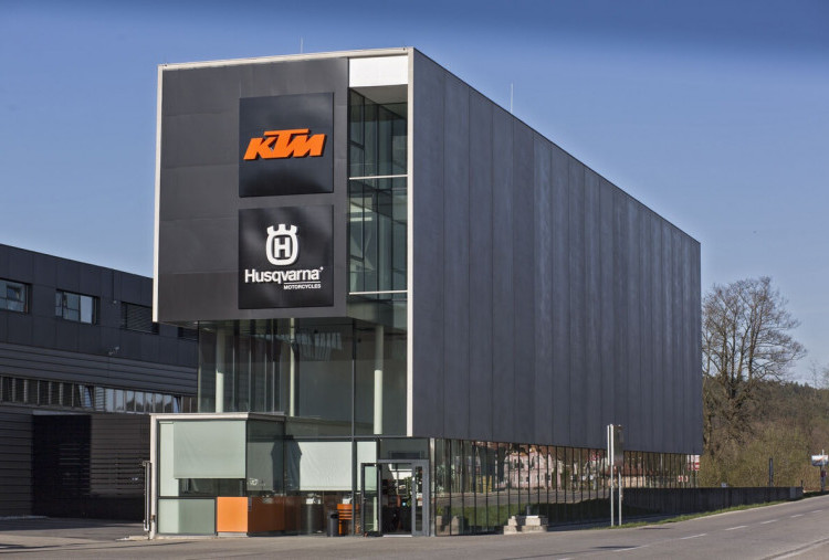 Bajaj Auto Selamatkan KTM dan Tim MotoGP di Tengah Krisis Keuangan