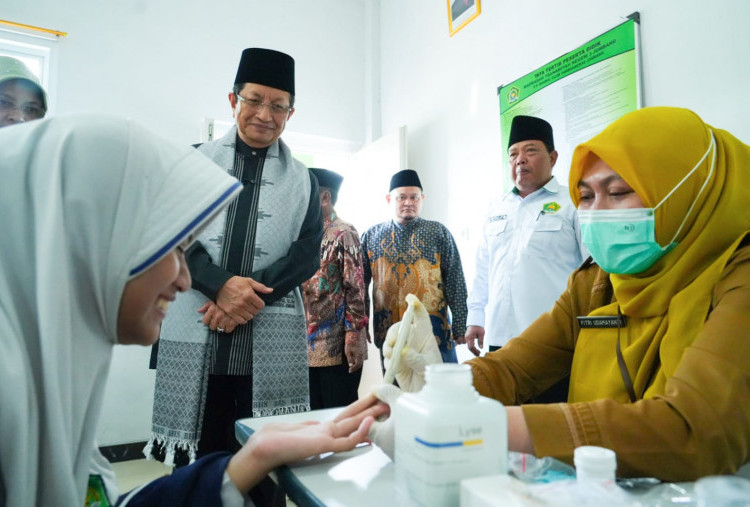 Menag Buka Hari Santri 2025 di Tebuireng, Umumkan Rencana Eselon I Khusus Pesantren