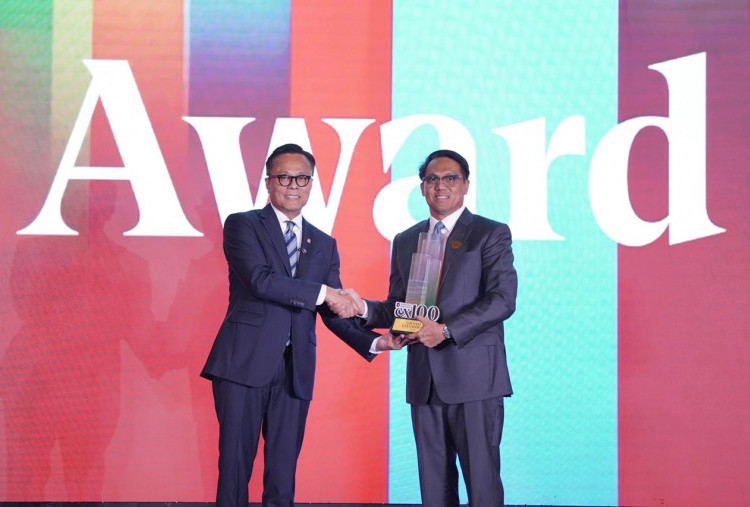 Bank Mandiri Jadi BUMN dengan Layanan Terbaik, Raih Grand Champion Danantara CX100