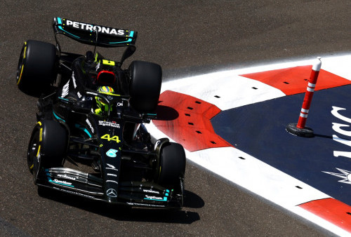 Hamilton Belum Puas dengan Upgrade Mobil Mercedes di Balapan F1 GP Azerbaijan