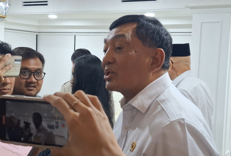 8 WNI Jadi Tentara Rusia, Menhan Sjafrie Mengaku Tak Terima Laporan