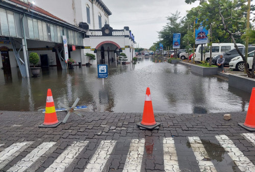 Banjir di Stasiun Semarang, PT KAI Memutar Rute Perjalanan Via Jalur Selatan