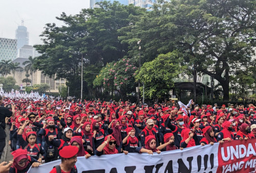Istana Negara Mulai Digeruduk Puluhan Ribu Buruh yang Berdemo Hari Ini, Ada 7 Tuntutan yang Diminta!