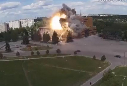 Hancur Lebur! Tentara Rusia Bombardir Pabrik Roket Ukraina