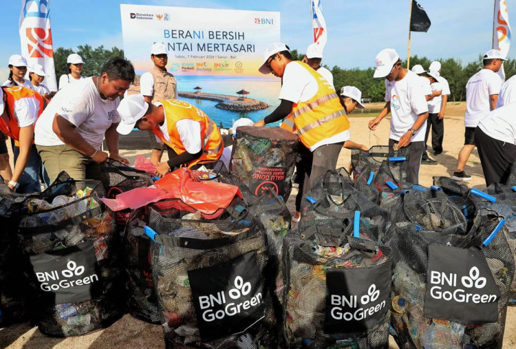 BNI Lanjutkan Aksi Bersih Pantai dengan Dukungan Sarana TPS3R Sekar Tanjung di Bali