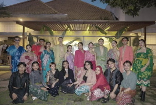 Lestarikan Budaya ala Pemuda Berkain Surabaya