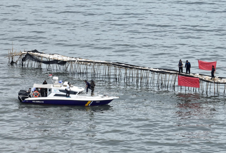 KKP Tegaskan Pemagaran laut Itu Pelanggaran, Ada Sanksi Administratif, Denda Hingga Pembongkaran