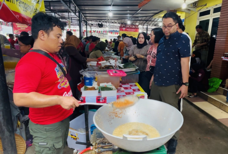 Cuan! Diserbu Pembeli, Pedagang Takjil di Benhil Raup Omzet Lebih Rp20 Juta Per Hari