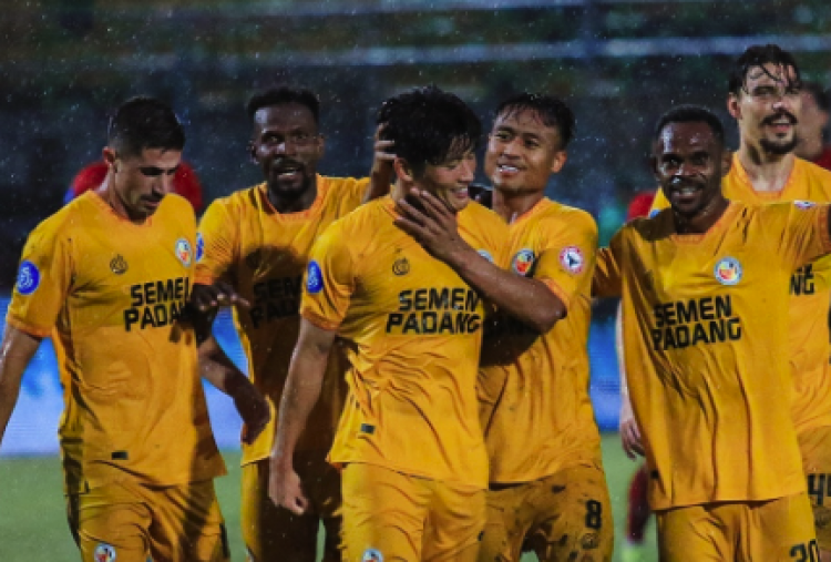 Madura United vs Semen Padang 0-1: Kabau Sirah Mentas dari Zona Merah!