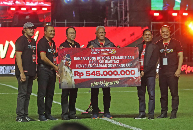 Banteng Jabar FC Juarai Soekarno Cup 2026, Penutupan Dirangkai Penyerahan Bantuan Rp545 Juta untuk NTT 