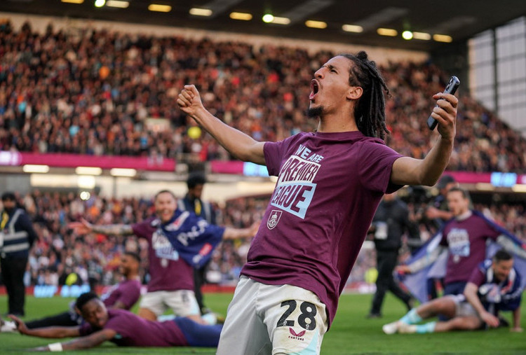 Hannibal Mejbri Meludahi Suporter Leeds: Kronologi, Sanksi FA, dan Refleksi Etika Atlet