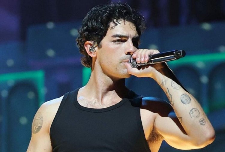 Makin Lengket, Joe Jonas Kenalkan Tatiana Gabriela ke Anak-Anak