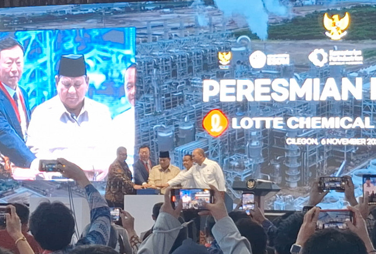 Prabowo Resmikan Pabrik Petrokimia Lotte, Danantara Pertimbangkan Akuisisi Saham