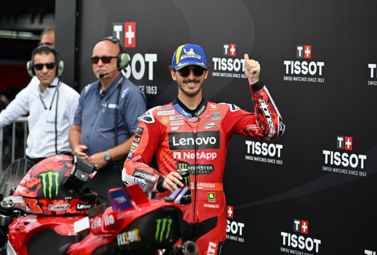 MotoGP Ceko 2025: Pecco Bagnaia Bungkam Kritik, Kunci Pole Position Dramatis!