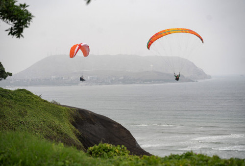 Pesona Wisata di Lima, Peru: Musim Semi Gelayut Perut Keledai