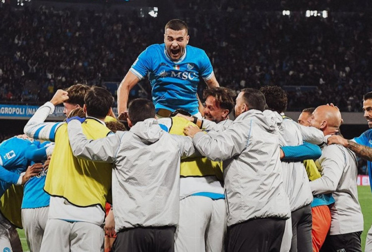 Napoli vs Inter Milan 3-1, Partenopei Bangkit dan Puncaki Klasemen Serie A