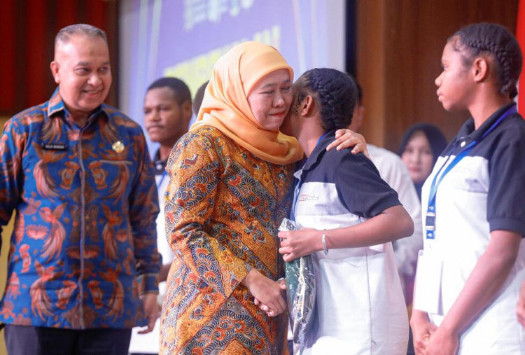Gubernur Khofifah Sambut 152 Siswa ADEM Papua