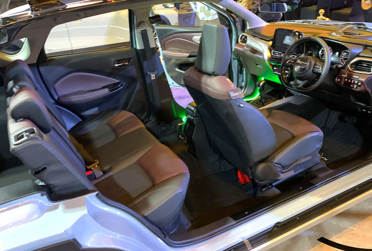 Komparasi Interior Suzuki Fronx, Kualitas dan Fitur yang Tak Main-main
