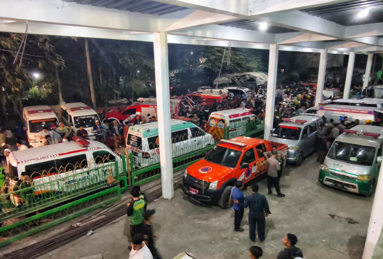 Kronologi Ambruknya Ponpes Al-Khoziny Ambruk, 79 Santri Dilarikan ke Rumah Sakit