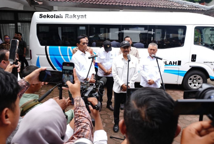 Kemenhub Serahkan 28 Bus Sekolah untuk Sekolah Rakyat: Akses Pendidikan Kian Merata di Indonesia