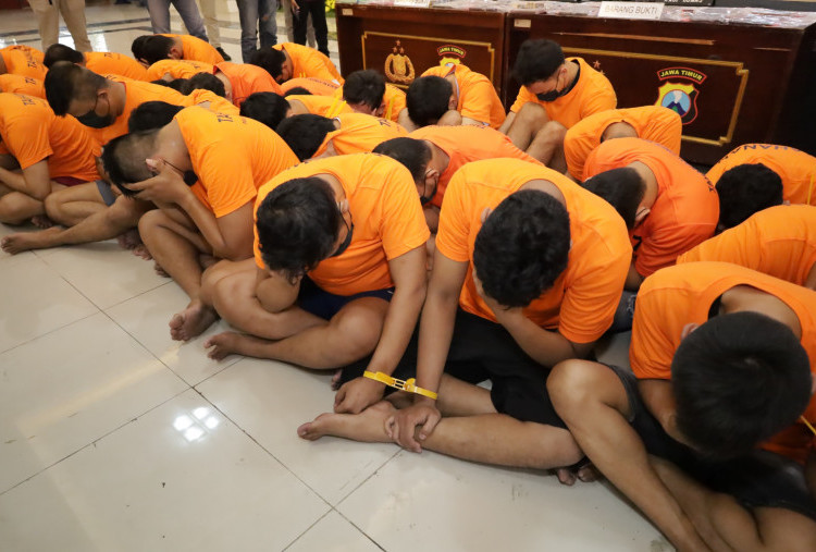 29 Tersangka Pesta Seks Positif HIV 